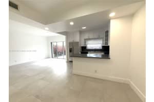 19135 NW 82nd Cir Ct 23R, Hialeah, FL 33015 - MLS#A11870170