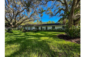 7585 Sw 163rd St, Palmetto Bay