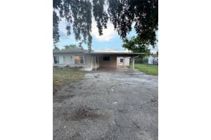 6112 Mayo St, Hollywood