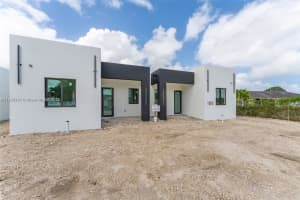 12381 Sw 220th St, Miami