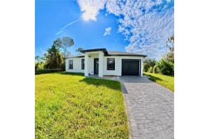 513 Fifth Ave, Lehigh Acres, FL 33972 - MLS#A11870339