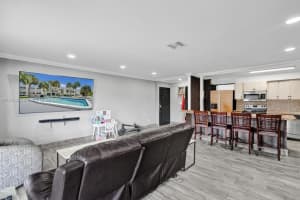 900 Crystal Lake Dr 2B, Deerfield Beach, FL 33064 - MLS#A11870358