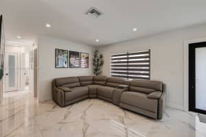 10925 SW 141st Ln, Miami, FL 33176 - MLS#A11870401