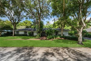 12120 Sw 71st Ct Pinecrest, FL 33156 - MLS#A11870406