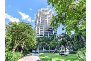2831 S Bayshore Dr 403, Miami