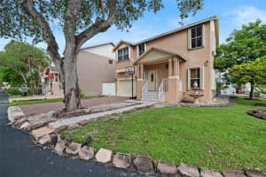381 NW 102nd Ter, Pembroke Pines, FL 33026 - MLS#A11870477