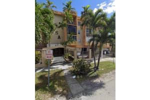 6055 W 19th Ave 316, Hialeah