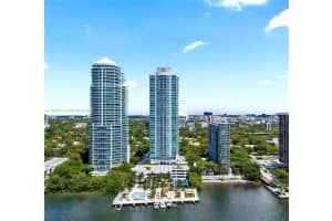 2101 Brickell Ave 2009, Miami