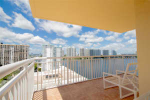 251 174th St 1605, Sunny Isles Beach, FL 33160 - MLS#A11870549