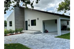 929 Nw 60th St, Miami