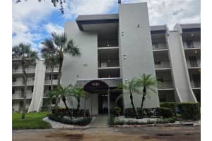 9410 Poinciana Pl 408, Davie