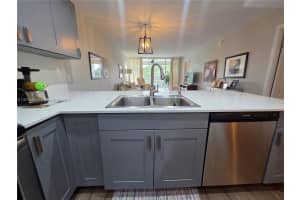 9410 Poinciana Pl 408, Davie, FL 33324 - MLS#A11870583