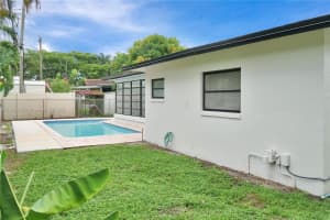 1600 N 74th Ter, Hollywood, FL 33024 - MLS#A11870589
