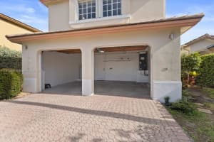 9927 NW 29th St 9927, Doral, FL 33172 - MLS#A11870609