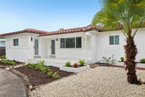 2550 Adams St, Hollywood