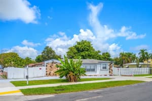 600 Sw 10th St, Hallandale Beach