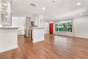8015 SW 63rd Pl, Miami, FL 33143 - MLS#A11870656