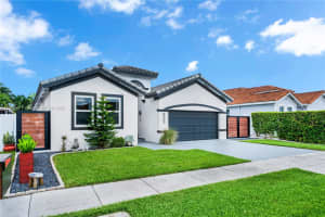 933 NW 136th Ave, Miami, FL 33182 - MLS#A11870671