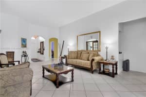 933 NW 136th Ave, Miami, FL 33182 - MLS#A11870671
