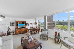 1000 Saint Charles Pl 319, Pembroke Pines, FL 33026 - MLS#A11870674