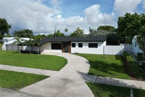 10441 SW 50th Ter, Miami, FL 33165 - MLS#A11870693