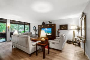 101 Sw 96th Ter 204, Plantation