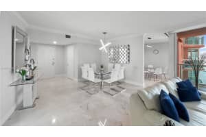 3370 Hidden Bay Dr 2010, Aventura, FL 33180 - MLS#A11870830