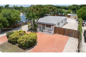 125 Harbor Dr, Key Largo, FL 33037 - MLS#A11870885