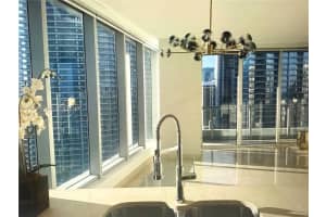 475 Brickell Ave 2915, Miami