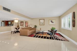 715 NE 27th Ave, Hallandale Beach, FL 33009 - MLS#A11870943