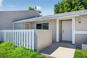10366 SW 208th Ln, Cutler Bay, FL 33189 - MLS#A11870971
