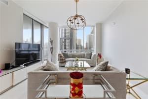 851 Ne 1st Ave 1611, Miami