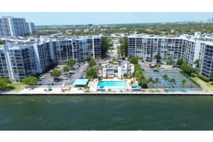 1000 Parkview Dr 825, Hallandale Beach, FL 33009 - MLS#A11870996