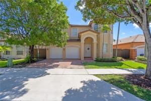 8467 NW 110th Pl, Doral, FL 33178 - MLS#A11871009