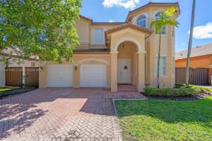 8467 NW 110th Pl, Doral, FL 33178 - MLS#A11871009