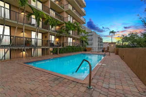 1690 Sw 27th Ave 604, Miami
