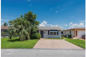 8521 NW 57th Ct, Tamarac, FL 33321 - MLS#A11871069