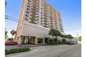 437 Golden Isles Dr 9h, Hallandale Beach