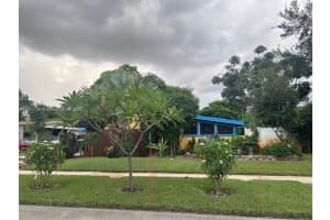 881 SW 49th Ter, Plantation, FL 33317 - MLS#A11871129