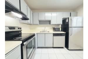 704 Gardens Dr 104, Pompano Beach