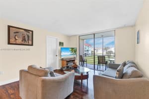 2951 E Sunrise Lakes Dr 209, Sunrise