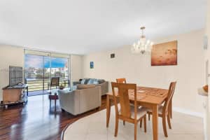 2951 E Sunrise Lakes Dr 209, Sunrise, FL 33322 - MLS#A11871267