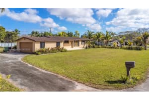 11325 SW 109th Ave, Miami, FL 33176 - MLS#A11871295
