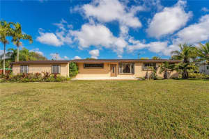 11325 SW 109th Ave, Miami, FL 33176 - MLS#A11871295