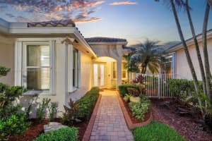2557 Bay Pointe Dr, Weston, FL 33327 - MLS#A11871311