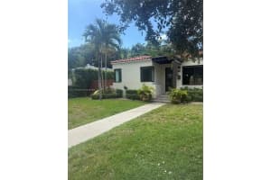890 Ne 72nd Terrace, Miami