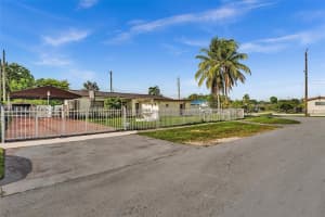 590 W 39th St, Hialeah, FL 33012 - MLS#A11871376
