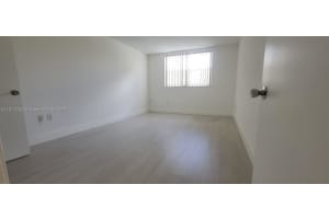 8323 NW LAKE DR. 404, Doral, FL 33166 - MLS#A11871392