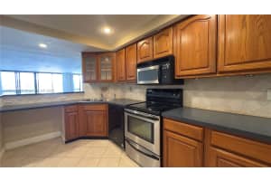 2425 Presidential Way 203, West Palm Beach, FL 33401 - MLS#A11871393