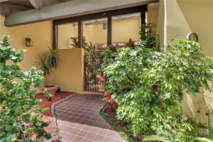9845 Costa Del Sol Blvd B-103, Doral, FL 33178 - MLS#A11871396